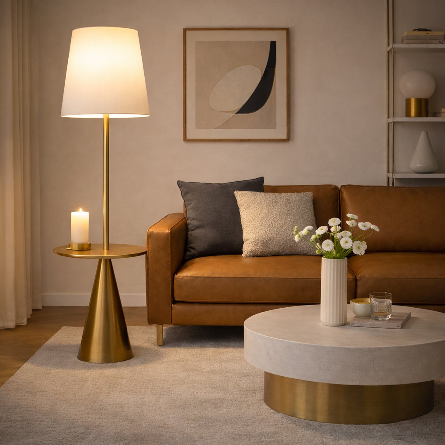 Lampadaire moderne Celestial avec tablette en laiton et grand abat-jour blanc