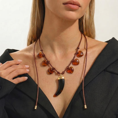 Collier Cordon Cuir Bohème - Pendentif Dent de Loup Résine