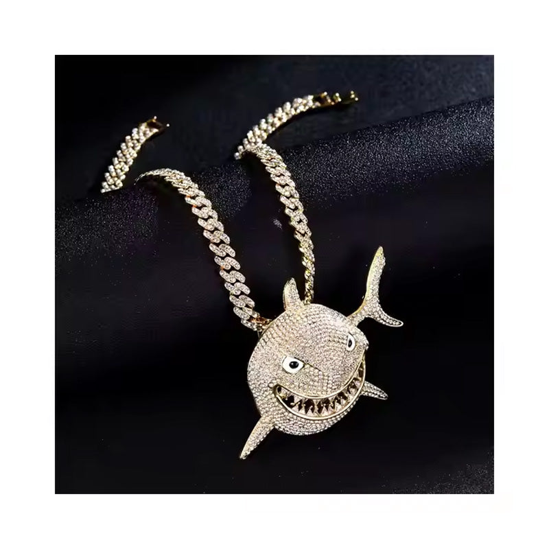 Collier Pendentif Football Strass Plaqué Or - Charm Requin (Modèle 2)