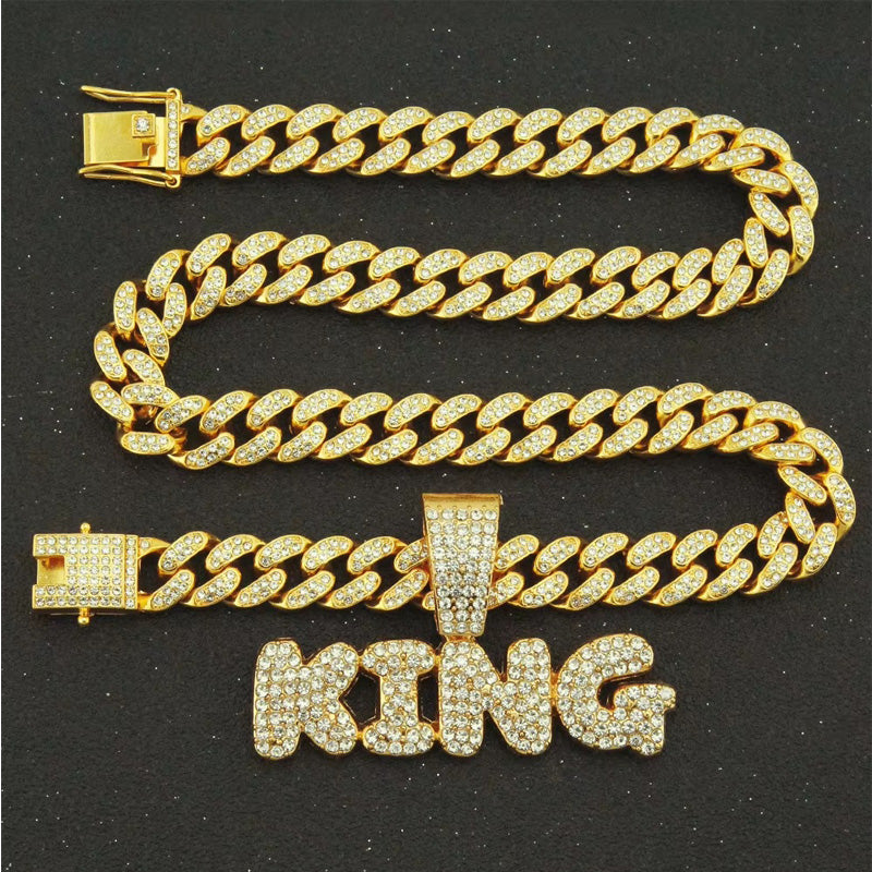 Collier Pendentif Football Diamanté - Couronne Roi