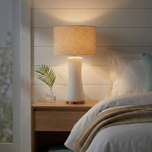 Lampe de table en verre cascade, base dorée et verre blanc cassé