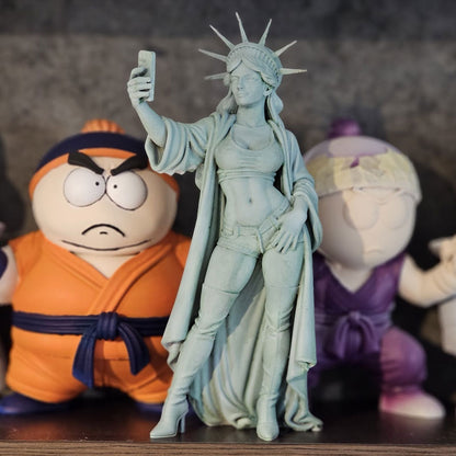 Statue of Liberty decor, selfie goddess sculpture, resin crafts, family office decor, funny models.