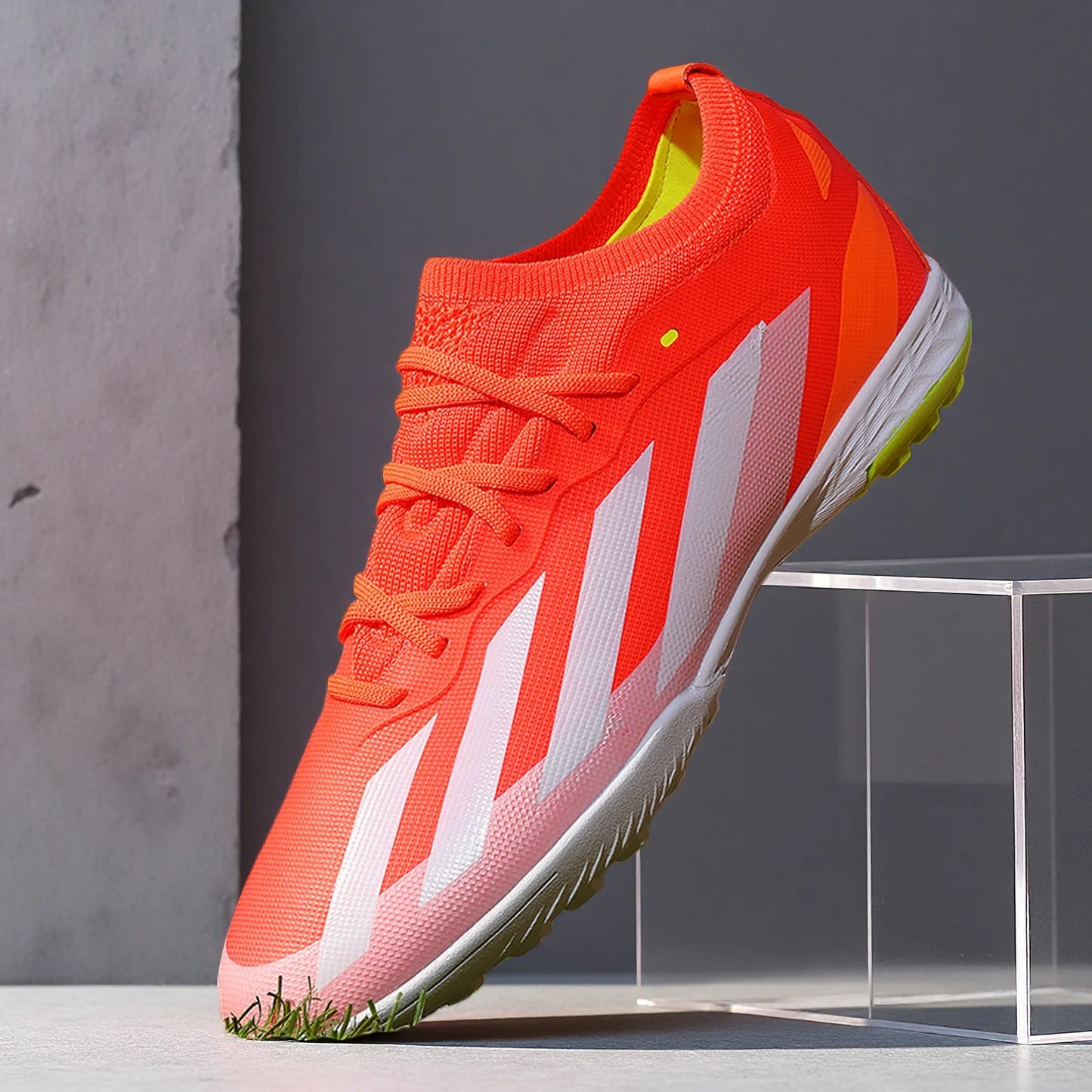 Studded Football Boots Men Women Non Slip Training Soccer Shoes Cleats TF/FG Original Professional Football Shoes Comfortable