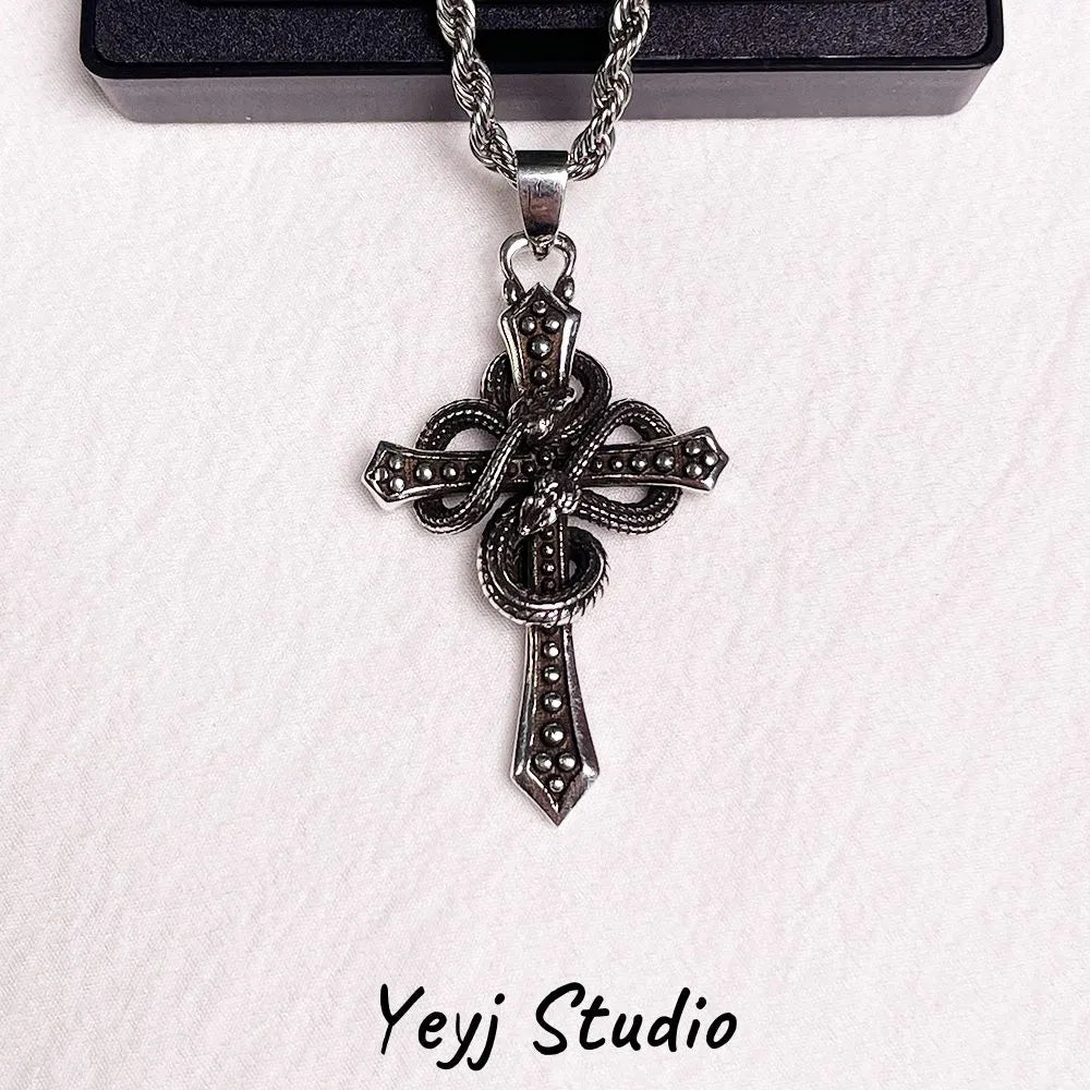 Collier Pendentif Croix Serpent Chaîne Torsadée - Style Gothique Punk