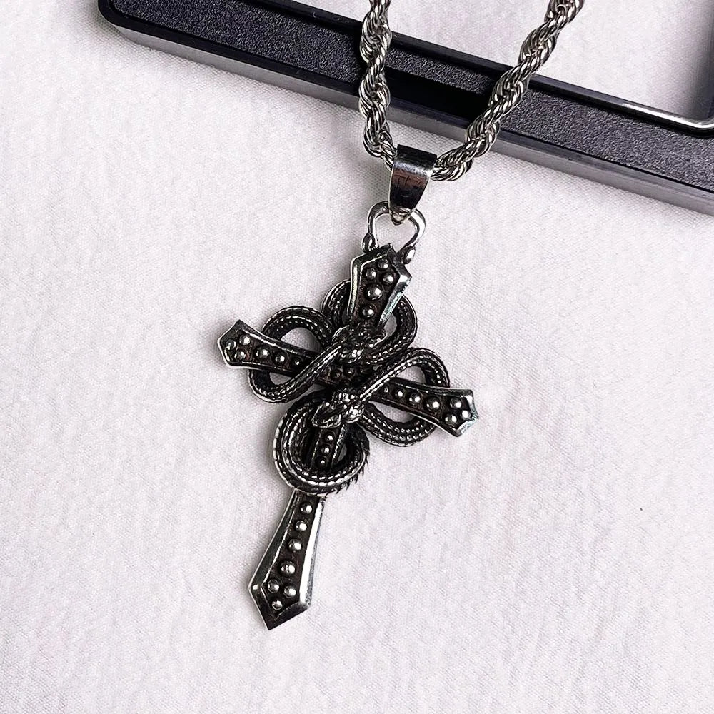 Collier Pendentif Croix Serpent Chaîne Torsadée - Style Gothique Punk